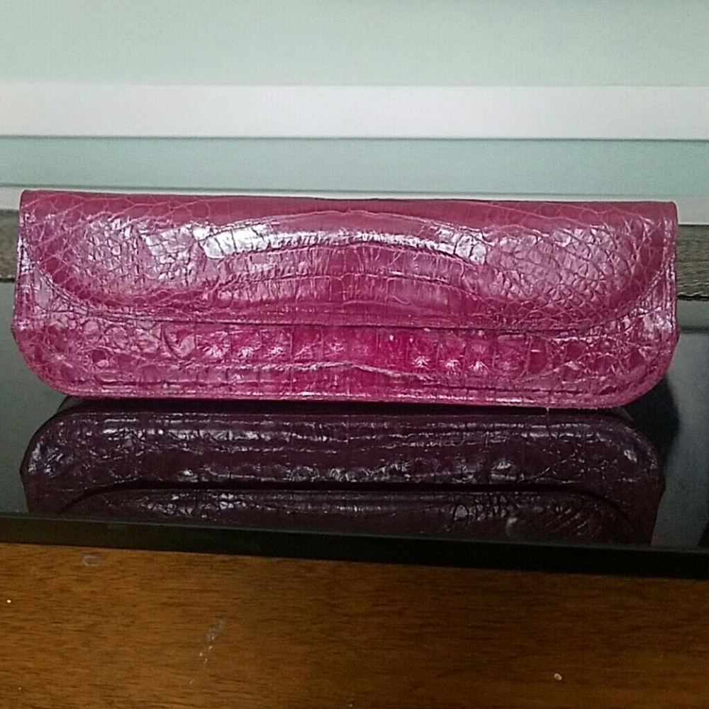 Nancy Gonzales fusica clutch